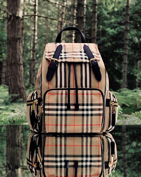 estampa da burberry|Xadrez Burberry: a história por trás de uma das estampas.